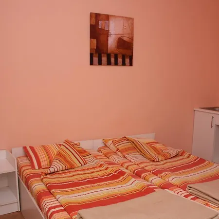 Greta Pipile Apartment *